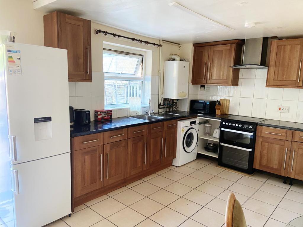 Single And Doubles Rooms Close To Central Londres Exterior foto